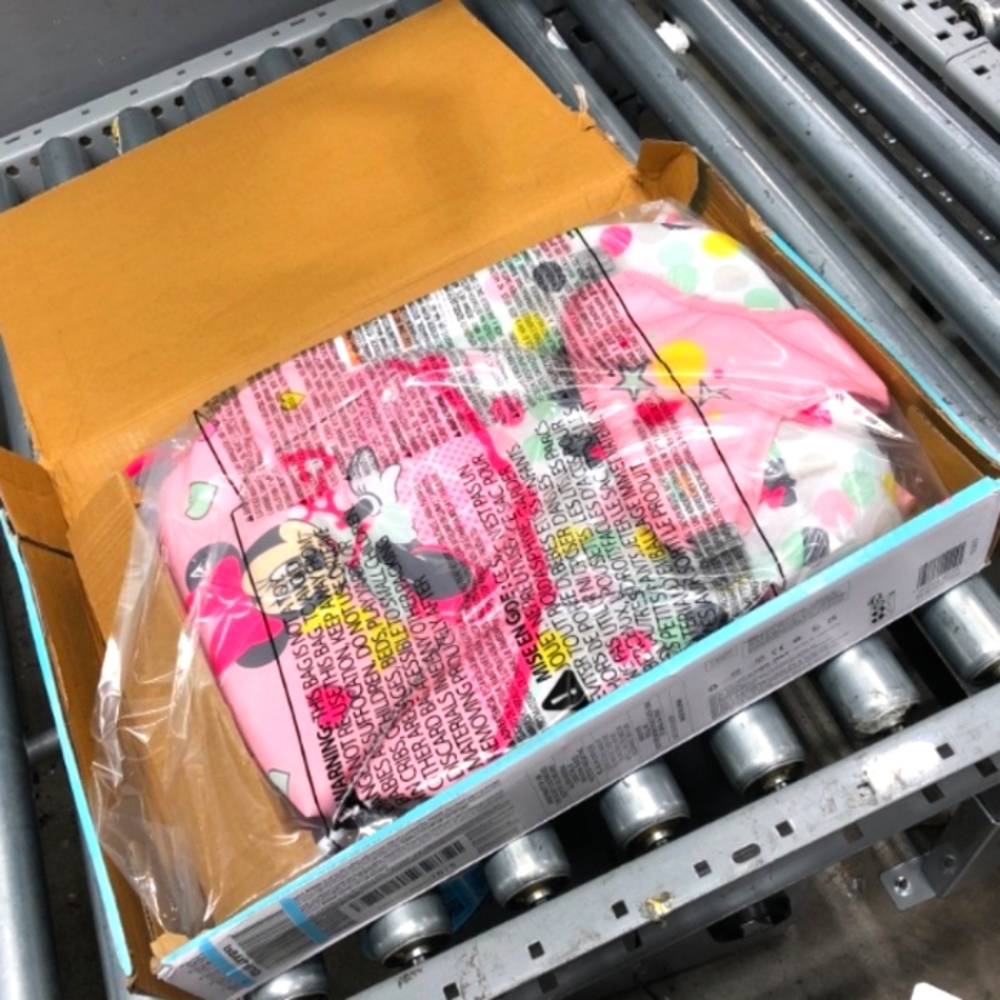 Minnie Mouse Vibrating Bouncer with bar